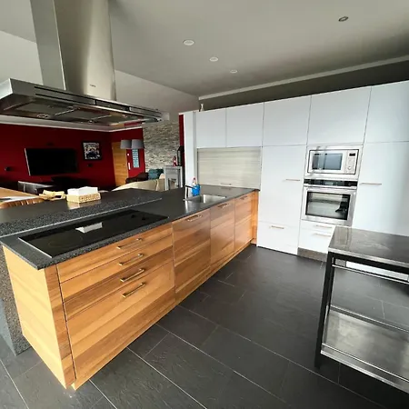 Mit Herrlichem Berg- Und Seeblick By Interhome Bodensdorf