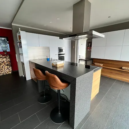Mit Herrlichem Berg- Und Seeblick By Interhome *