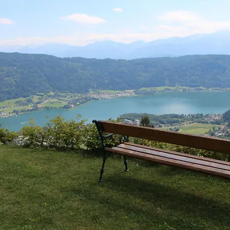 Mit Herrlichem Berg- Und Seeblick By Interhome Apartmán
