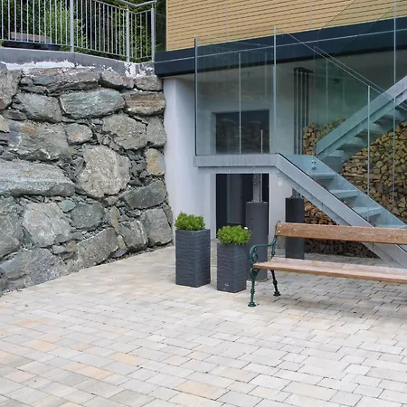 Apartamento Mit Herrlichem Berg- Und Seeblick By Interhome