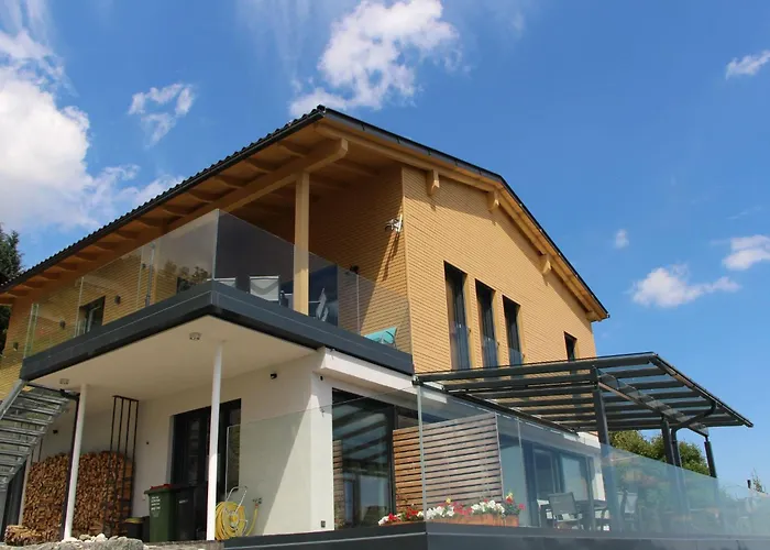 Apartament Mit Herrlichem Berg- Und Seeblick By Interhome