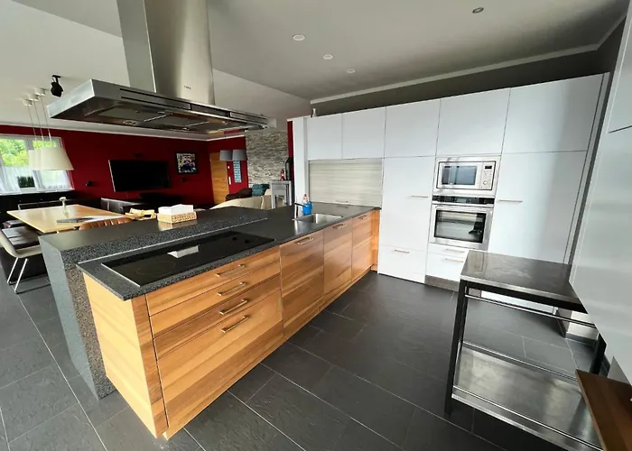 Mit Herrlichem Berg- Und Seeblick By Interhome Bodensdorf