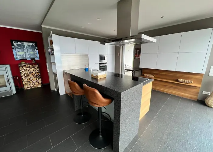 Mit Herrlichem Berg- Und Seeblick By Interhome *